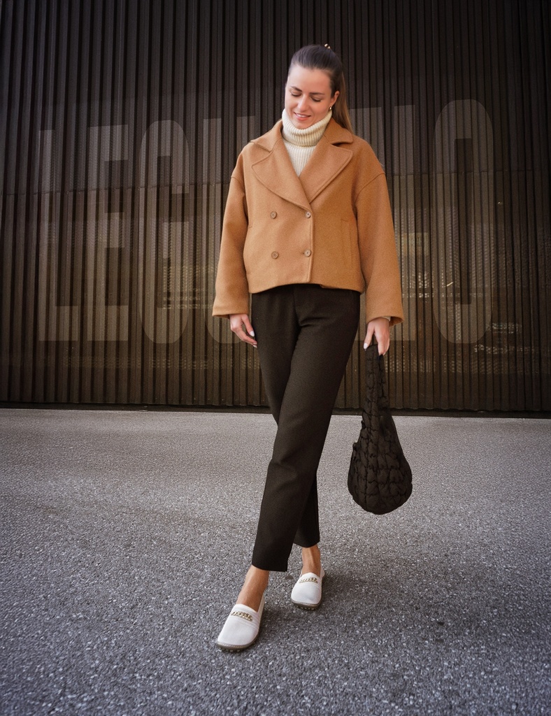 lady famous gold 11.jpg